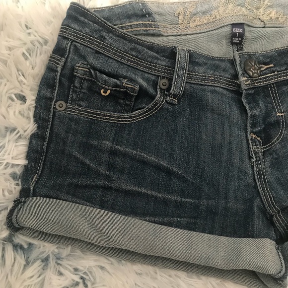 Vanilla star rolled up shorts - Picture 3 of 6